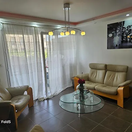 Via Center Bat A Apartment *